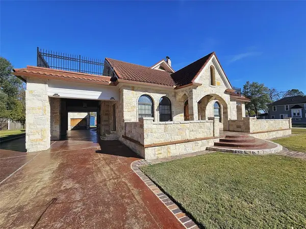 Groesbeck, TX 76642,511 E Farrar Street