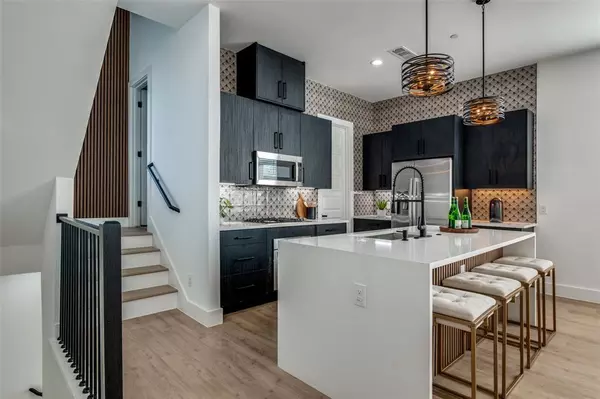 Dallas, TX 75208,723 W 10th Street #109