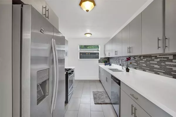 Hollywood, FL 33024,7021 Park St