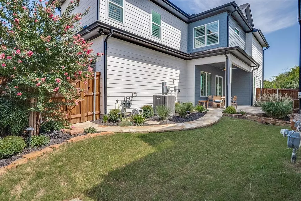 Fort Worth, TX 76111,2216 Scenic Bluff Drive