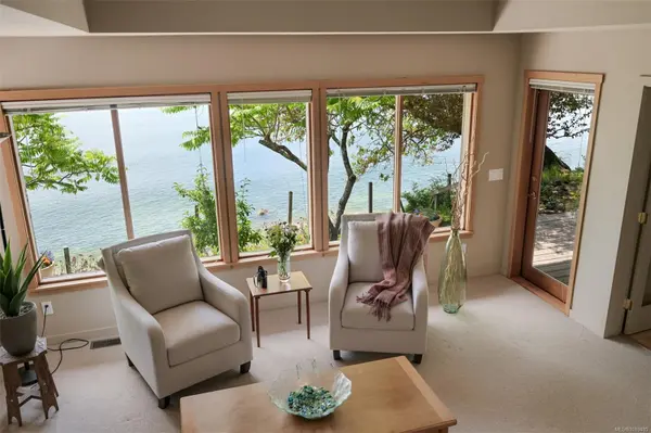 114 Arbutus Rd, Salt Spring, BC V8K 1A3