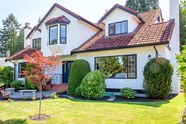 158 Crescent Rd E, Qualicum Beach, BC V9K 1L6