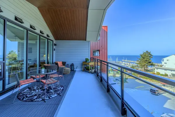 3529 Dolphin Dr #506, Nanoose Bay, BC V9P 9K1