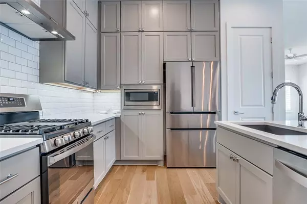 Fort Worth, TX 76111,2216 Scenic Bluff Drive