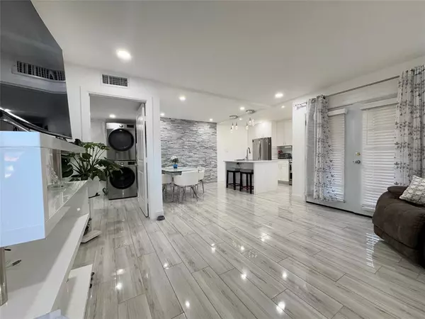 Farmers Branch, TX 75234,2814 Lineville Drive #102