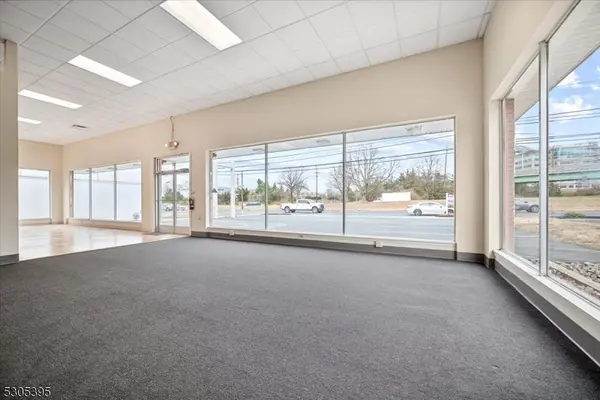 906 Us Highway 22, Somerville Boro, NJ 08876