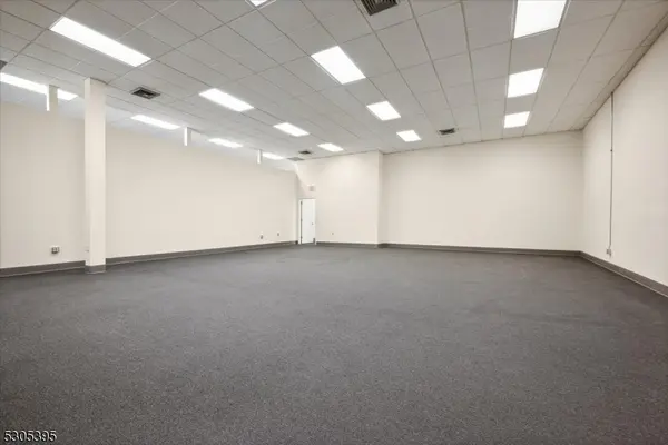 906 Us Highway 22, Somerville Boro, NJ 08876