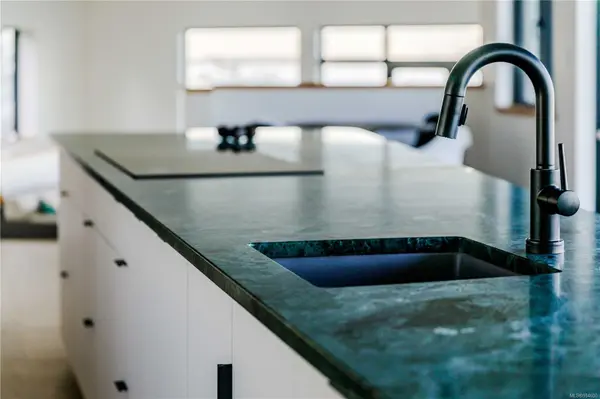 4351 Gordon Head Rd, Saanich, BC V8X 5J2