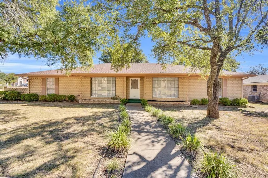 Hillsboro, TX 76645,120 Mockingbird Lane