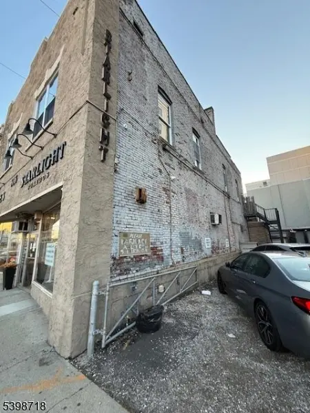 Bloomfield Twp., NJ 07003,606 Bloomfield Ave