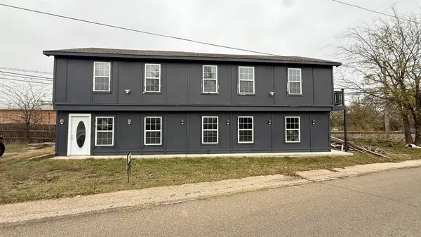 401 Hinnant Street, Sulphur Springs, TX 75482