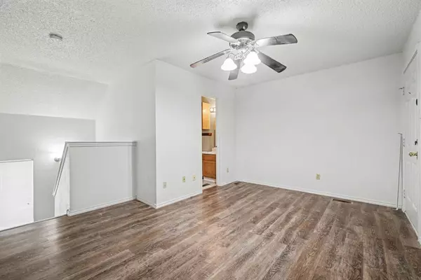 Dallas, TX 75243,9827 Walnut Street #210