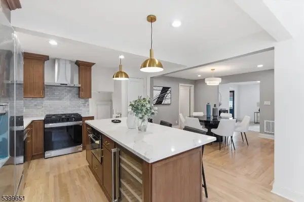 West Orange Twp., NJ 07052,26 Crestmont Rd