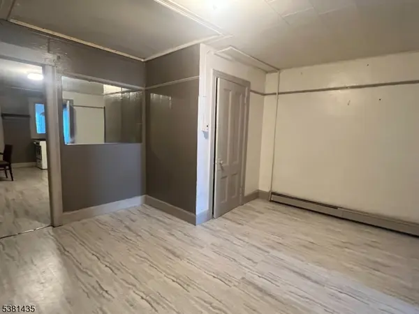 416-418 E Main St #3W, Bound Brook Boro, NJ 08805