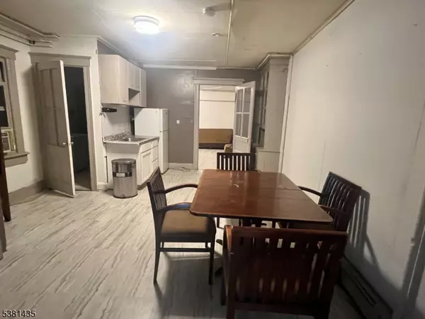 Bound Brook Boro, NJ 08805,416-418 E Main St #3W