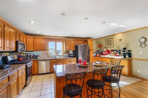 17 Pleasant Pl, Kearny Town, NJ 07032