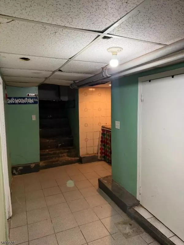 Elizabeth City, NJ 07206,209 Inslee Pl