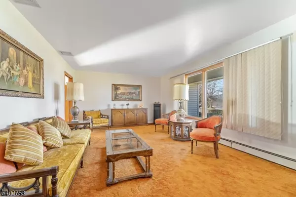 Raritan Twp., NJ 08822,18 Wells Rd