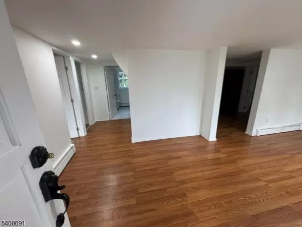 Washington Twp., NJ 07853,22 Spring Ln