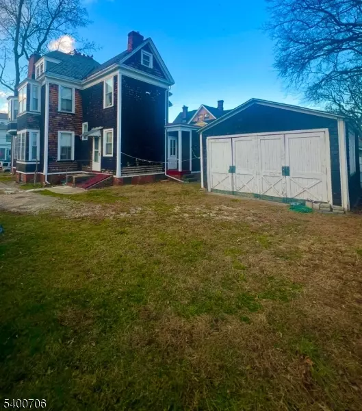 Newark City, NJ 07104,887 Degraw Ave