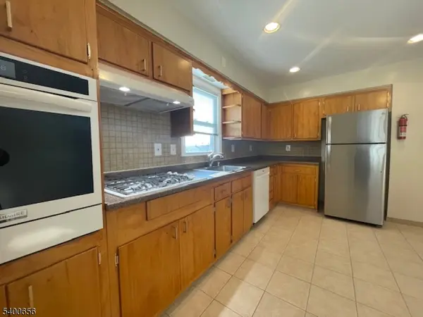 Clifton City, NJ 07011,15 Sanford St