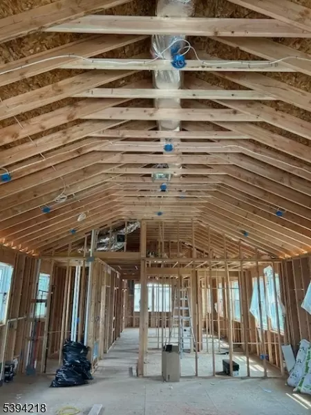 Newark City, NJ 07103,552 S 11Th St