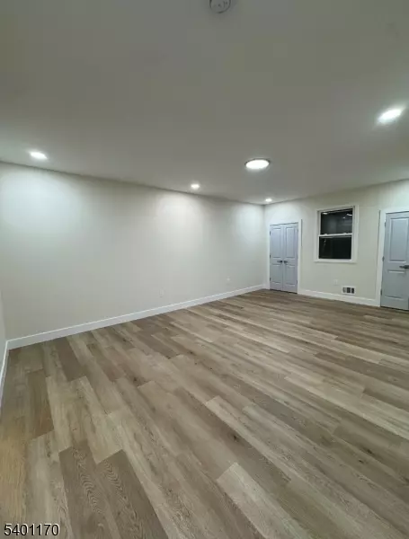 Paterson City, NJ 07502,235 Preakness Ave