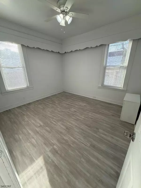 East Orange City, NJ 07018,85 Sunnyside Ter #1