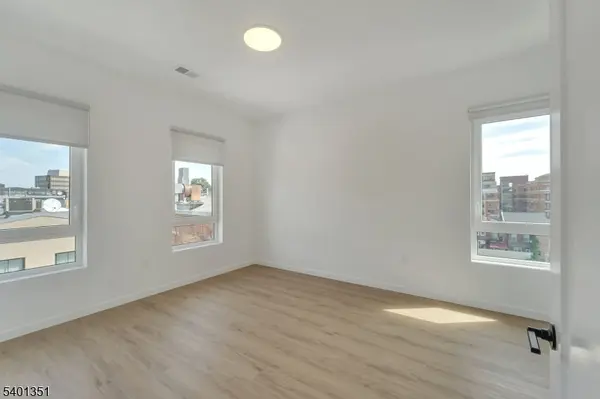 Morristown Town, NJ 07960,22 Schuyler Pl #201