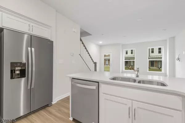 Union Twp., NJ 07083,4 Sadie Cir #4103