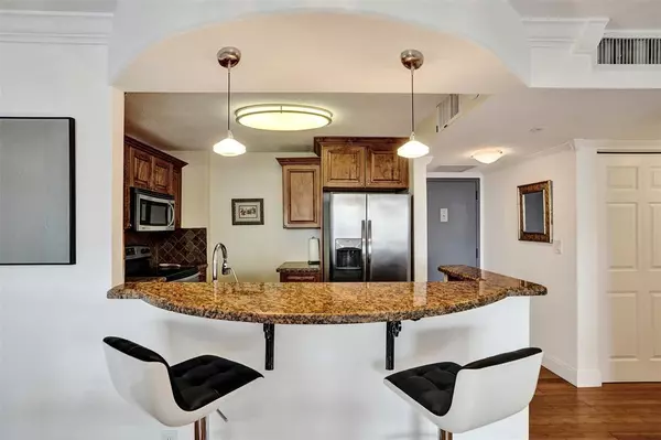 Fort Lauderdale, FL 33308,3015 N Ocean Blvd #15J