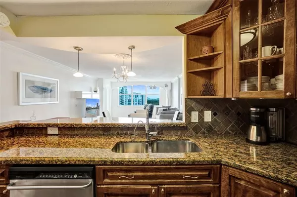 Fort Lauderdale, FL 33308,3015 N Ocean Blvd #15J