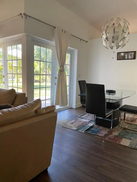 Boca Raton, FL 33434,9138 Bedford Dr