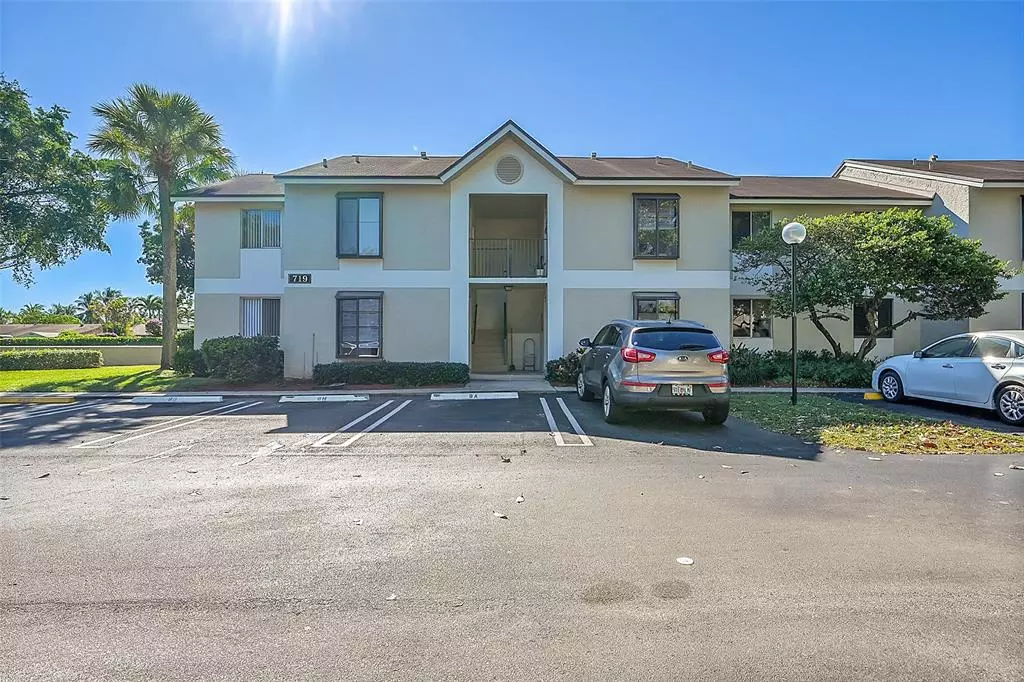 Pompano Beach, FL 33069,719 Gardens Dr #201