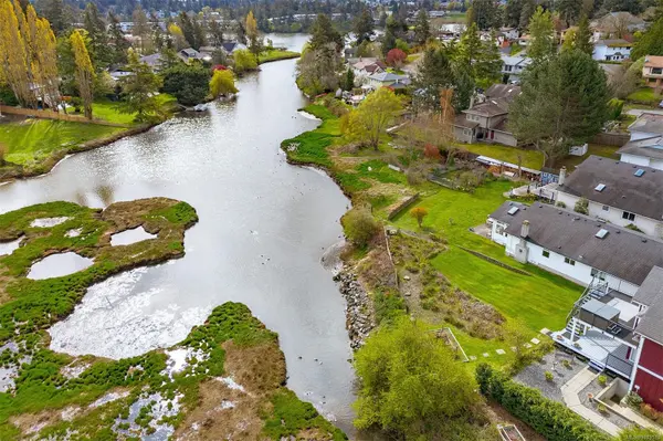 164 White Pine Rd, View Royal, BC V9B 5E1