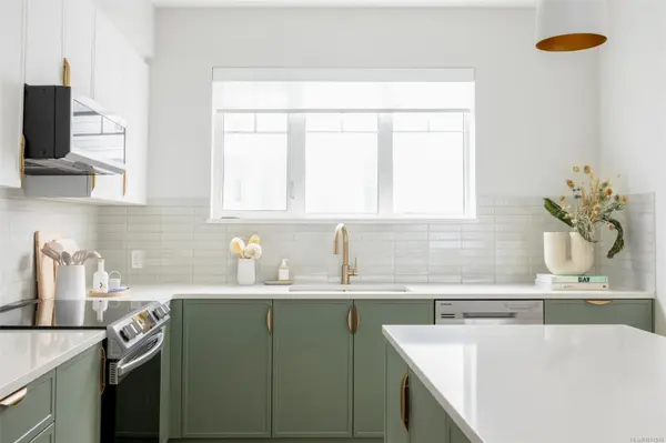 3220 Glendale Pl #106, Langford, BC V9B 1Y2