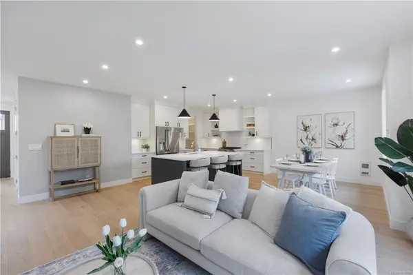 220 Kamloops Ave, Saanich, BC V8Z 1W5