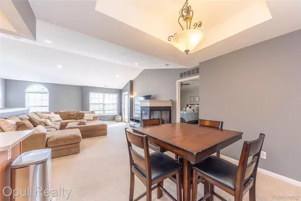 Livonia, MI 48150,11698 Farmington RD