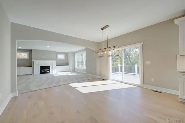 Howell, MI 48843,652 ROUND ROCK DR DR