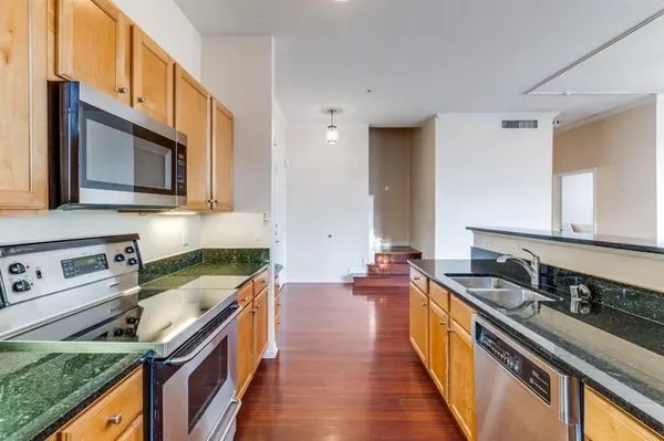 Dallas, TX 75204,2305 Worthington Street #216