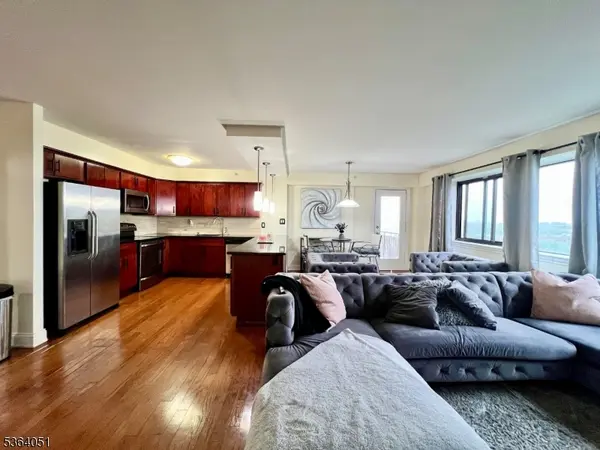 East Orange City, NJ 07017,60 Parkway Dr #14D