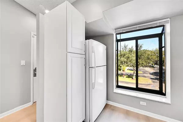 Pompano Beach, FL 33069,719 Gardens Dr #201