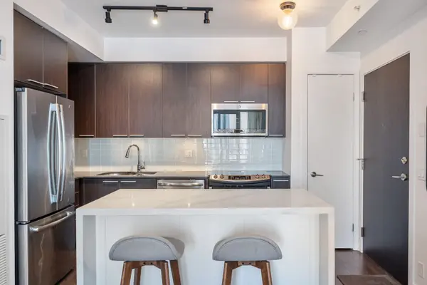 Toronto W06, ON M8Y 3H8,10 Park Lawn RD #1705