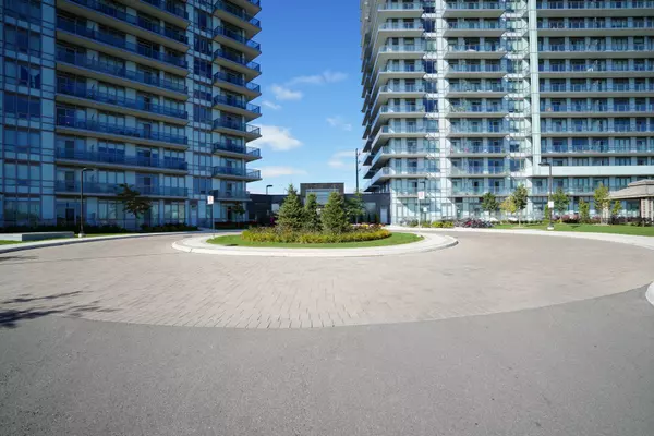Mississauga, ON L5M 0Y6,4633 Glen Erin DR #310