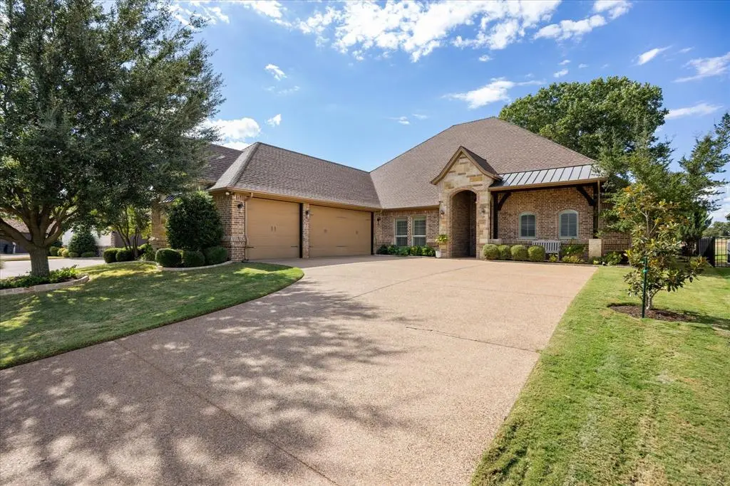 1223 Prestwick Court, Granbury, TX 76048