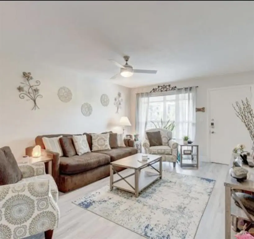 Boca Raton, FL 33432,55 SE 14th St #207