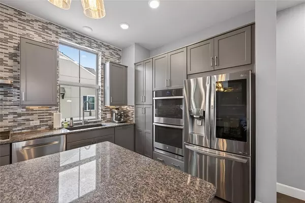 Dallas, TX 75212,1008 Manacor Lane