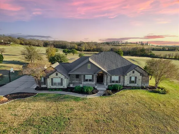 500 Hunters Meadow Drive, Lorena, TX 76655