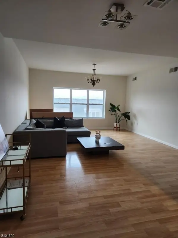 Perth Amboy City, NJ 08861,358 Rector street #705