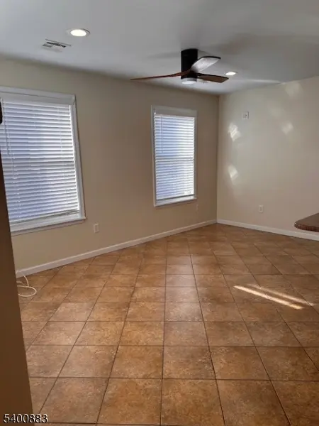 Elizabeth City, NJ 07201,31 Morrell St #2B